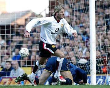 Στους δύο βαθμούς πλησίασε η Μάντσεστερ Γιουνάιτεντ την Αρσεναλ