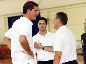 Επιστροφή Ιωαννίδη με βαλίτσες γεμάτες υποσχέσεις από Τσακαλίδη και όχι μόνο