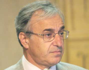 Διαψεύδει τους ισχυρισμούς του Σάββα Ξηρού ο διευθυντής της ΜΕΘ του Ευαγγελισμού