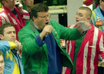 «Βουτιά» στις τιμές του πετρελαίου μετά το τελεσίγραφο Μπους στον Σαντάμ Χουσεΐν