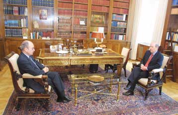 Ο πρωθυπουργός ενημέρωσε τον Πρόεδρο της Δημοκρατίας για τις εξελίξεις στο Ιράκ