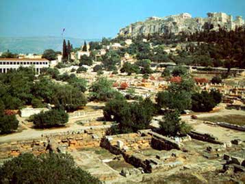 Αλλαξε όψη η οδός Παναθηναίων για την υποδοχή των νέων μελών της ΕΕ