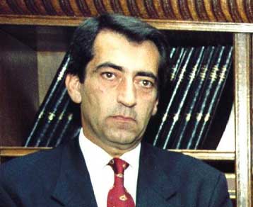 Προβλήματα στην αγορά από τη στάση πληρωμών της Connection