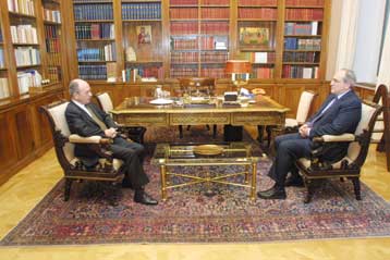 Η επίθεση στο Ιράκ στο επίκεντρο συνάντησης Στεφανόπουλου – Κωνσταντόπουλου