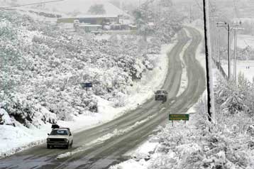 Πυκνό χιόνι σε πολλές περιοχές της Ελλάδας – Στα λευκά μεγάλο τμήμα της Αττικής