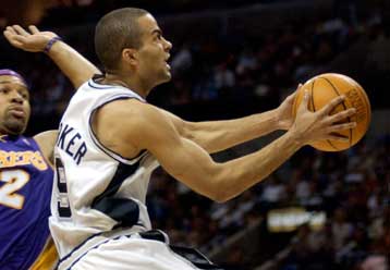 Μία ακόμα ήττα για τους πρωταθλητές Λέικερς από τους Σπερς με 98-89