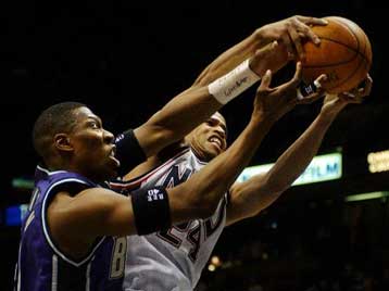 Στην όγδοη θέση της Δύσης το Χιούστον έπειτα επό τη νίκη τους έναντι των Κλίπερς