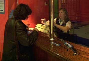 Αυξημένη το 2001 η προσέλευση στους κινηματογράφους στην ΕΕ – «Στάσιμοι» οι Έλληνες