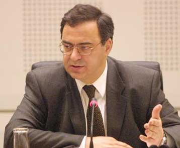 Οι επενδύσεις «ανάχωμα» στην οικονομική κρίση, υπογραμμίζει ο Νίκος Χριστοδουλάκης