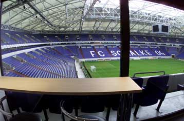 Στο «Αρένα Αουφσάλκε» ο τελικός του Champions League 2004