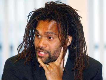 Με μία επιπλέον αγωνιστική τιμωρήθηκε ο Καρεμπέ