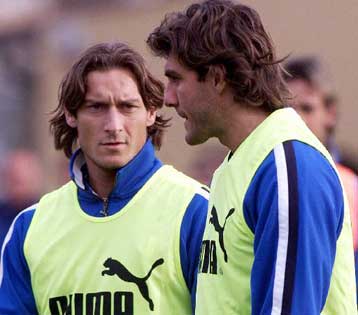 Κρίνονται εισιτήρια το Σάββατο για το EURO 2004