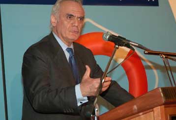 Βελτίωση της τουριστικής κίνησης στην Ελλάδα από τον Μάιο προσδοκά ο υπουργός Ανάπτυξης