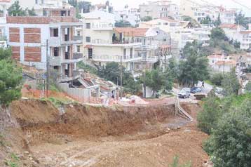 Νέους όρους δόμησης γύρω από τα ρέματα προωθεί το ΥΠΕΧΩΔΕ