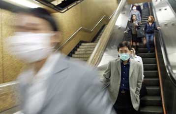 Πέθανε από την επιδημία άτυπης πνευμονίας ο γιατρός που αναγνώρισε πρώτος το SARS