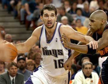 «Βασιλιάς» ο Στογιάκοβιτς στη σπουδαία νίκη των Κινγκς επί των Μπουλς με 107-92