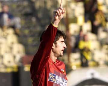 Επιβεβαίωσε την πρόταση ανανέωσης της ΑΕΚ ο Ίβιτς και περιμένει