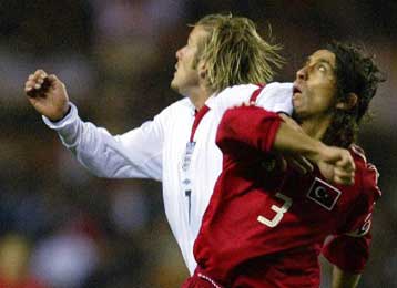 Δύσκολη νίκη για την Αγγλία 2-0 την Τουρκία, χωρίς εκπλήξεις τα υπόλοιπα ματς