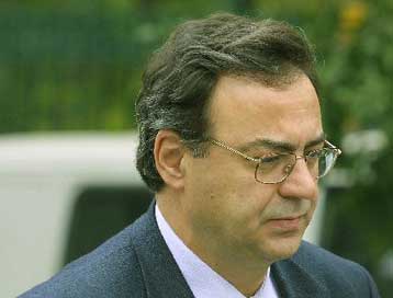 Φορολογικές ελαφρύνσεις για τους μικρομεσαίους προωθεί η κυβέρνηση