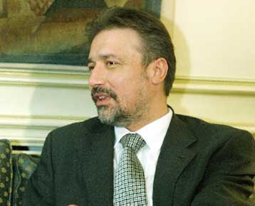 Συναντήσεις με Σημίτη και Καραμανλή είχε ο πρωθυπουργός της ΠΓΔΜ