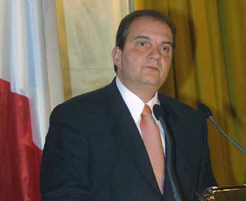 Αναβάθμιση του ρόλου του ΟΗΕ για την μεταπολεμική εποχή στο Ιράκ ζητά ο Καραμανλής