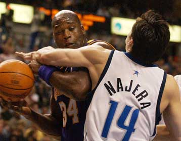 Ρεσιτάλ από τον Σακίλ στη μεγάλη νίκη των Λέικερς επί των Μάβερικς