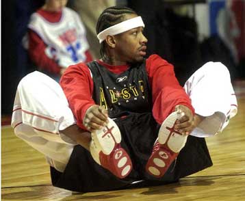 Η «τραγική» εμφάνιση του Αϊβερσον χάρισε τη νίκη στους Ρόκετς 88-79 επί των Σίξερς