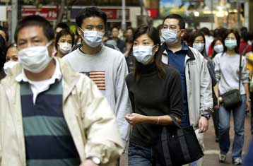 Δύο ακόμη άτομα έχασαν τη ζωή τους στο Χονγκ Κονγκ από την άτυπη πνευμονία