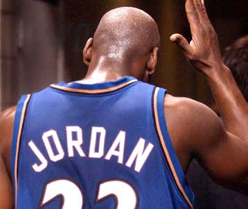 «Μίλησε» η εμπειρία του Μάικλ Τζορνταν στη νίκη-θρίλερ των Ουίζαρντς επί των Σέλτικς