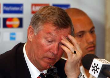 Στην πειθαρχική επιτροπή της UEFA παραπέμπεται ο Αλεξ Φέργκιουσον