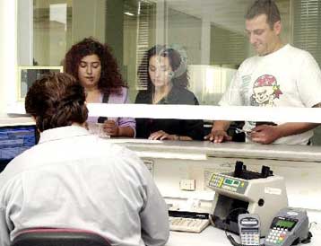 Την αυθημερόν επιστροφή του ΦΠΑ στους εξαγωγείς αποφάσισε το υπουργείο Οικονομικών