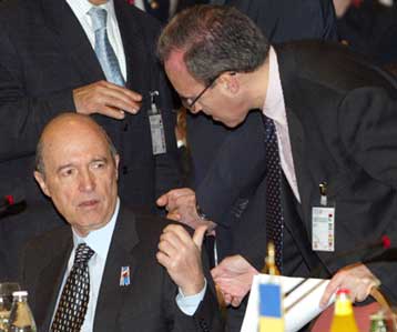 Tα Βαλκάνια αποτελούν προτεραιότητα για την ΕΕ, τόνισε ο Κ.Σημίτης από το Βελιγράδι