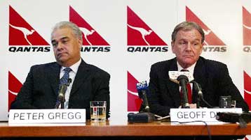 Επιταχύνουν τα μέτρα μείωσης του κόστους οι αεροπορικές εταιρείες