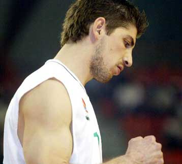 Και τυπικά παίκτης της Βαλένθια ο Λιαδέλης