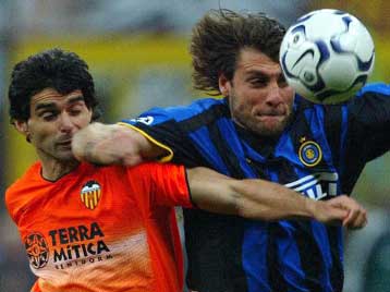 Πολύτιμο 1-1 για τη Μπαρτσελόνα και νίκη της Ίντερ