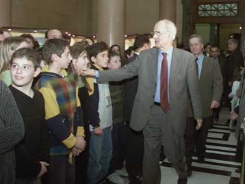 Παιδική ζωγραφική στο Περιστύλιο της Βουλής από τις 15 Απριλίου