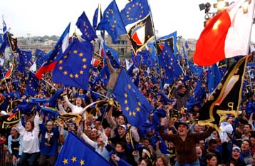 Βουλευτικές εκλογές το Σάββατο στη Μάλτα με φόντο το «ναι» της ένταξης στην ΕΕ