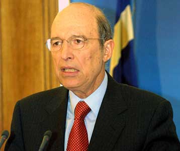 Πρέπει να ενισχυθεί η Ευρώπη ως δύναμη ειρήνης και συνεργασίας, τονίζει ο Κ.Σημίτης