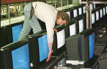 Αίτηση πτώχευσης κατέθεσε η γερμανική εταιρεία ηλεκτρονικών ειδών Grundig