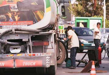 Στα 995 εκατ. ευρώ το έλλειμμα του ισοζυγίου τρεχουσών συναλλαγών το Φεβρουάριο