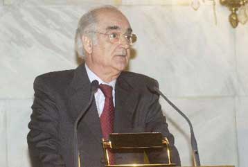 «Ευθύνη και ευθιξία» ζητά από την Πολιτεία ο Απ.Κακλαμάνης μετά το δυστύχημα στα Τέμπη