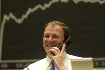 Περιορίζονται τα κέρδη στα χρηματιστήρια την Τρίτη – Σταθεροποίηση του πετρελαίου