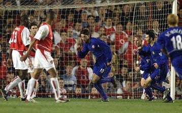 Ανοιχτή παραμένει η υπόθεση τίτλος στην Αγγλία μετά το 2-2 για Αρσεναλ-Μάντσεστερ