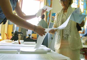 Το δικαίωμα των νομαρχών να εκλέγονται και για τρίτη θητεία εισηγείται το ΣτΕ