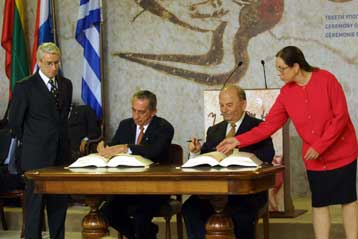 Μέτρα υπέρ των Τουρκοκύπριων πρόκειται να εξαγγείλει η κυπριακή κυβέρνηση