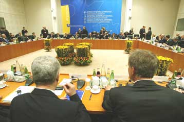 Το όραμα και οι δεσμεύσεις για συνεργασία της διευρυμένης ΕΕ με τα γειτονικά κράτη