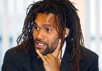 Καρεμπέ: Το πρωτάθλημα θα κριθεί στη Ριζούπολη και θα το κατακτήσει ο Ολυμπιακός