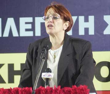 Επίθεση Παπαρήγα σε Συνασπισμό και ΠΑΣΟΚ για τη στάση τους στο θέμα του Ιράκ