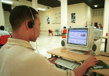 Σταθεροποιείται στο 60% ο αριθμός των χρηστών Internet στις ΗΠΑ