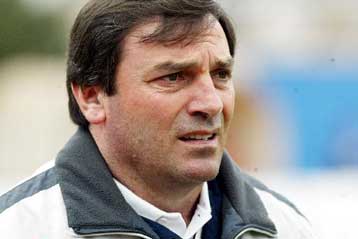 Στο νοσοκομείο ο Μπάμπης Τεννές, προπονητής της Καλλιθέας